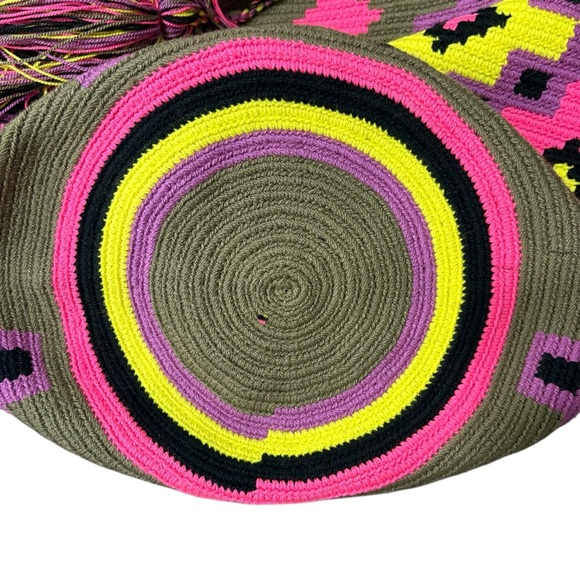 Authentic 100% Wayuu Mochila Colombian Bag Size XL Neon Pink Bucket Crossbody - Picture 5 of 9